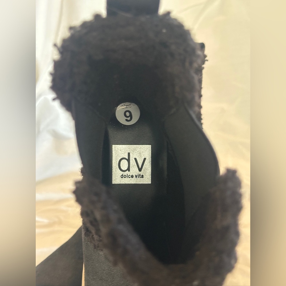 Dolce Vita Faux Fur Winter Platform Boots - Picture 4 of 4